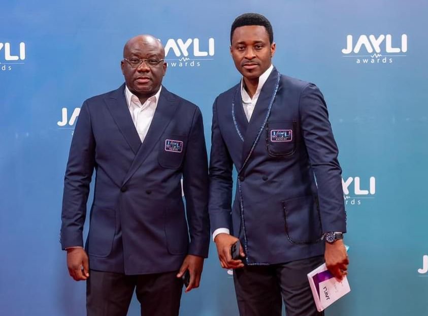 De la gauche vers la droite : Ismael Savané et Cheick Yvhane