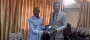 Université Alassane Ouattara de Bouaké- Le Professeur Any Désiré présente un ouvrage sur l’indicamétrie