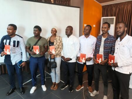 Littérature- Béranger Gbohou dédicace son premier essai ‘’Ta voix compte”