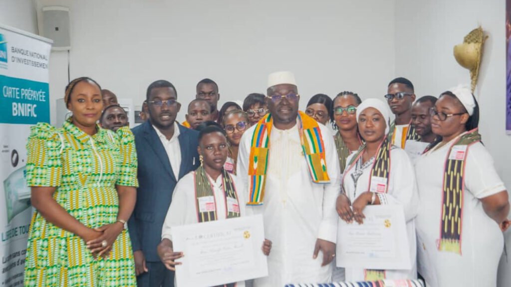 Hôtellerie – Des jeunes reçoivent leurs diplômes en tourisme et en accueil